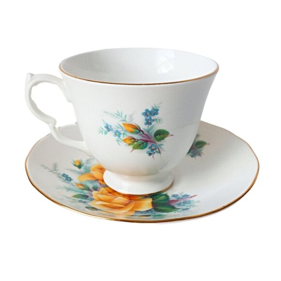 Teacup and Saucer Vintage Queen Anne Fine Bone China England Yellow Roses - Picture 2 of 5